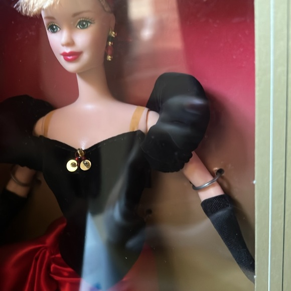 Winter Splendor Barbie - Never Removed from Box - Picture 6 of 13